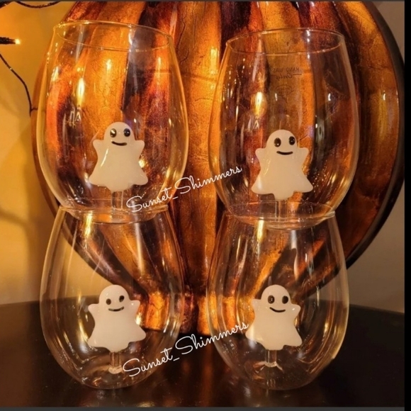 2 FLOATING Smiling GHOST Hand Blown 3D Whimsical HALLOWEEN Stemless WINE GLASSES - Picture 6 of 7